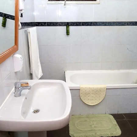 Residencial Braga בית הארחה