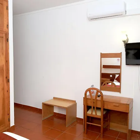 Residencial Braga בית הארחה