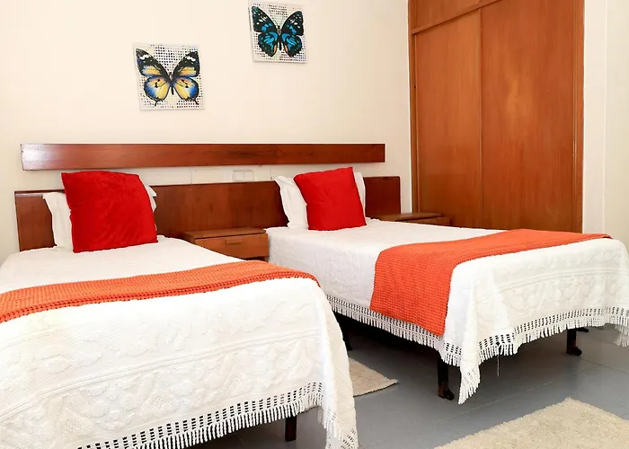 Residencial Braga بيت ضيافة 3*