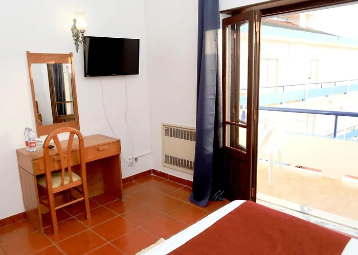 Residencial Braga بيت ضيافة 3*